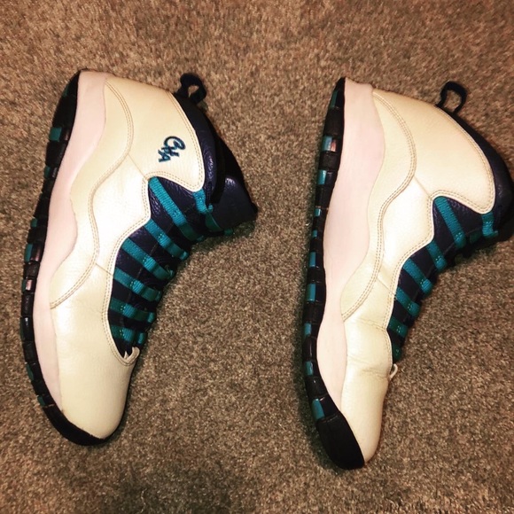 Jordan retro hornet 10’s - Picture 3 of 4